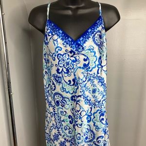 White and Blue Paisley Print Négligée